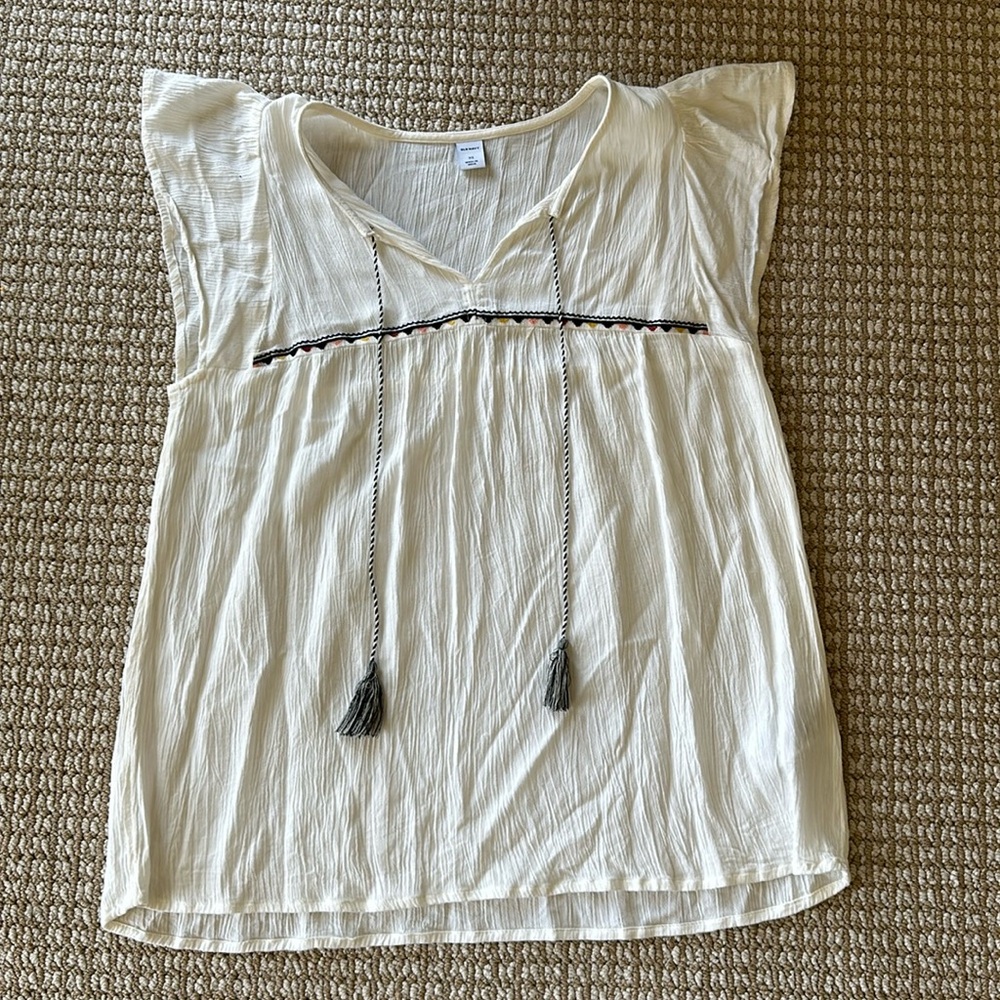 Old Navy flowy white top size XS
